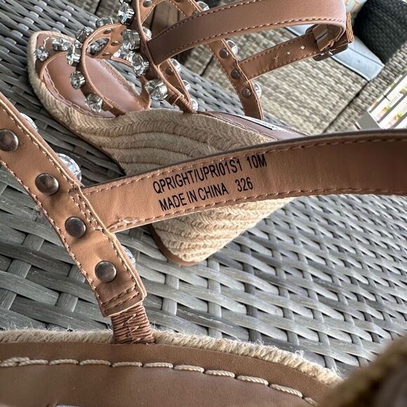 Steve Madden Upright Rhinestone Stud Wedge Sandals Womens 10 Tan‎ New - Picture 8 of 13